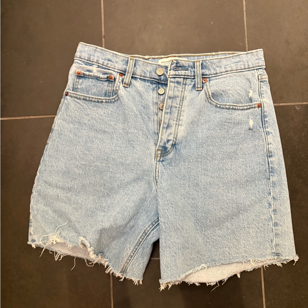 Like New! Abercrombie & Fitch 7” dad short high rise size 29 (8)